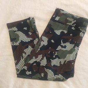 NWOT Camo print workout legging